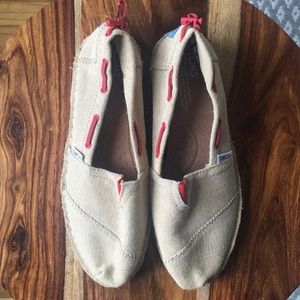 Brand new Tom’s canvas shoes